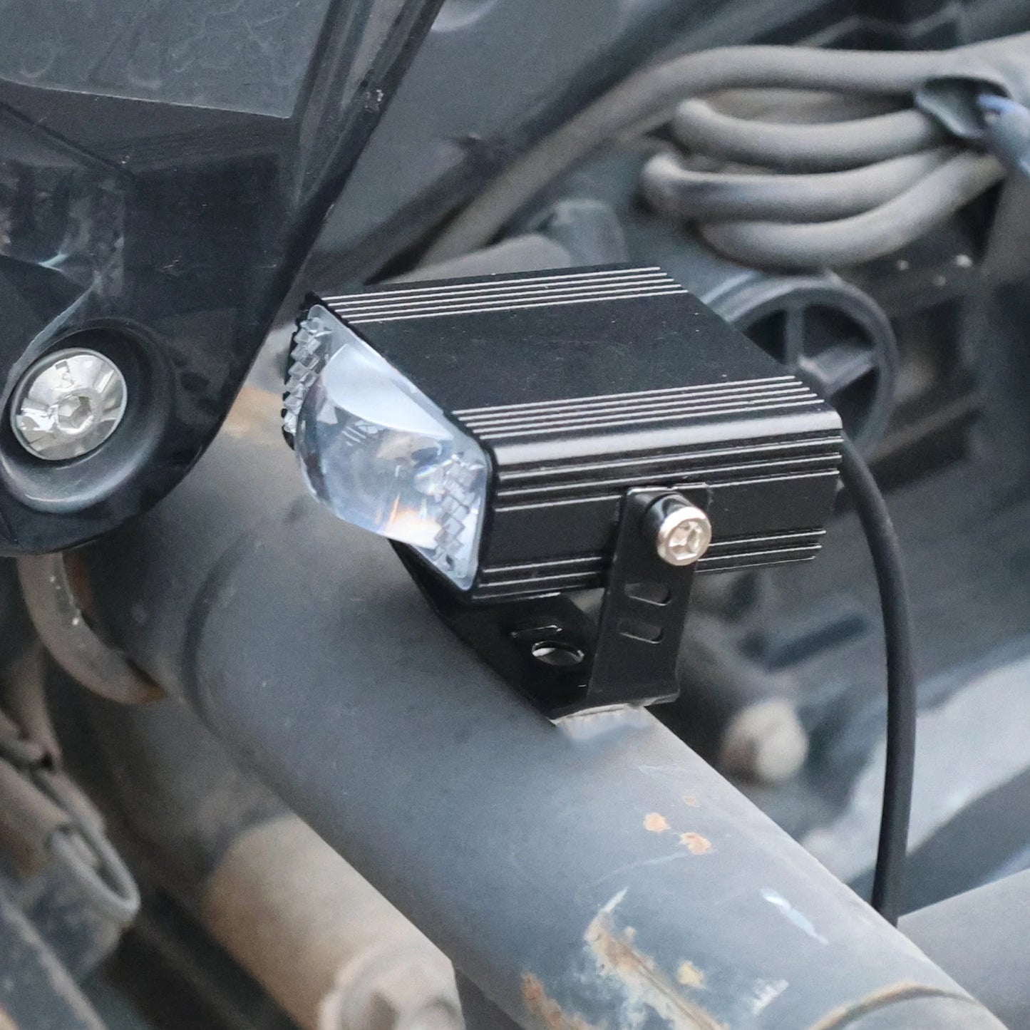 Car Grille Spotlight Projector Len Light DRL LED Aluminum Alloy Super Bright Motorcycle Auxiliary Waterproof Dustproof Spotlight
