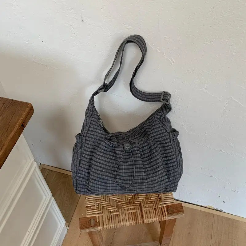 Korean Nylon Shoulder Bag Fashion Simple Plaid Zipper Tote Bag Drawstring Pleated Cloud Bag New Commuter Crossbody Shoulder Bag