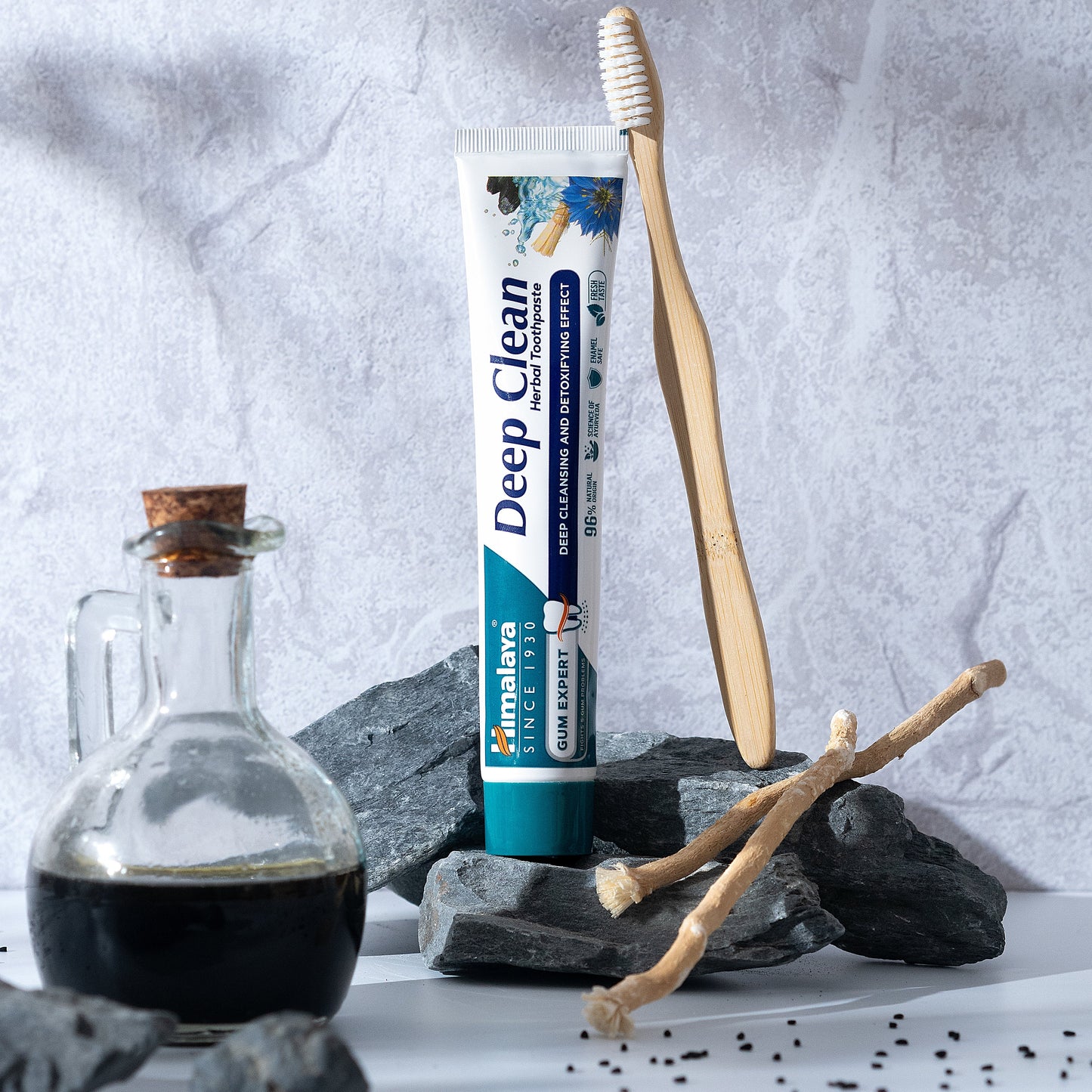 Himalaya Gum Expert Deep Clean Kräuterzahnpasta - 75ml