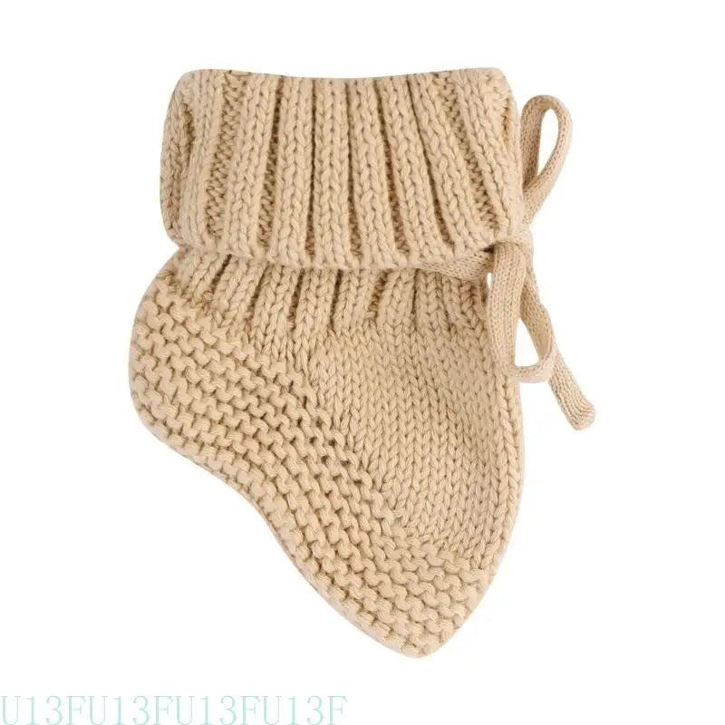 U13F Cosy Hand Crochet Baby Booties and Knitted Hat Set for Newborns Soft and Warm Knitting Socks Bonnet for 0-6 Months