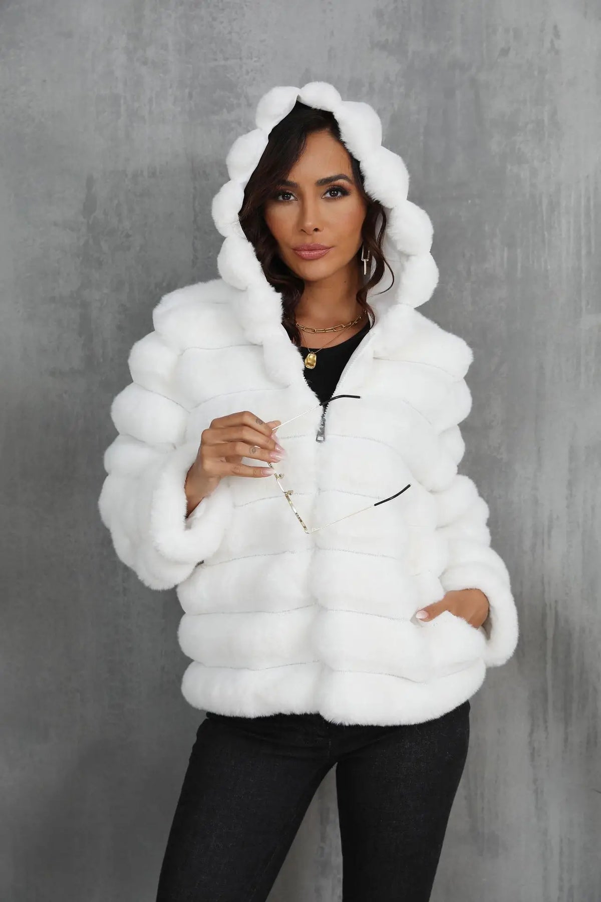 2026 Faux Fur Women Coats Hooded Full Sleeve Short Coat Zipper Thick Warm Solid Temperament Elegant Splice Autumn Winter