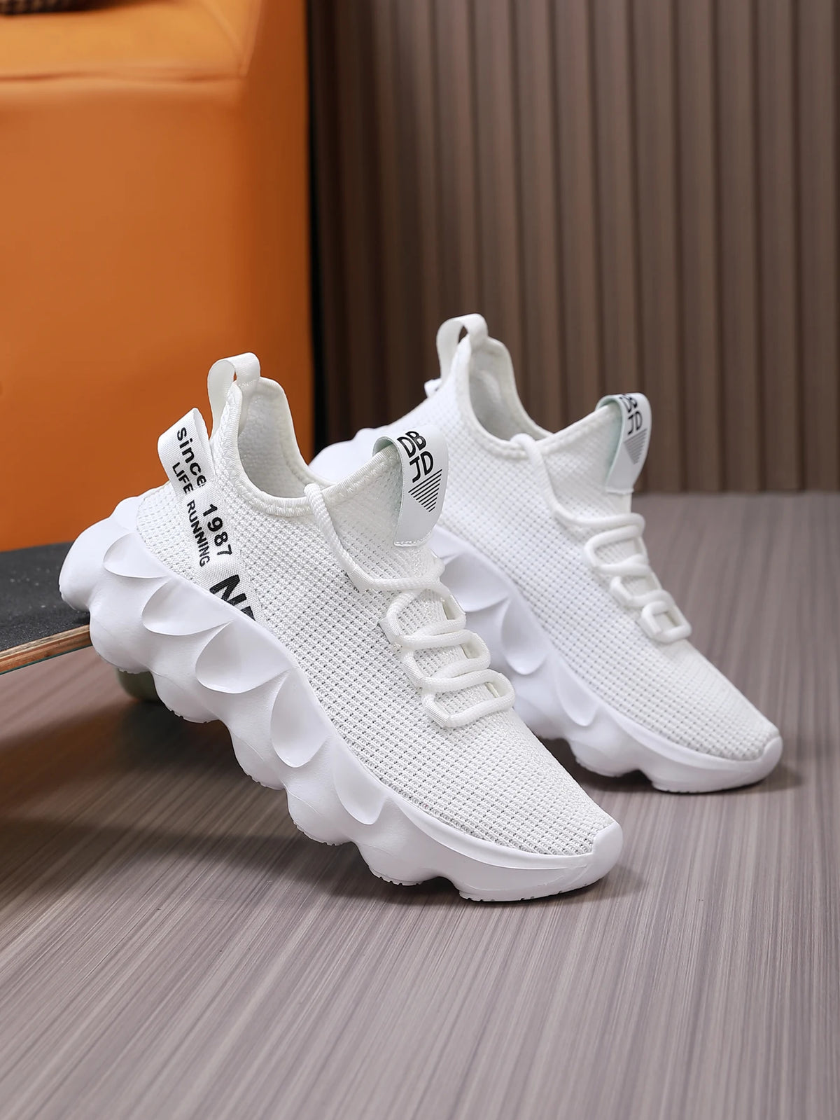 Men's Large Size Outdoor Hiking And Running Shoes Comfortable Casual Versatile Fashionable Sports Shoes for Couples Training