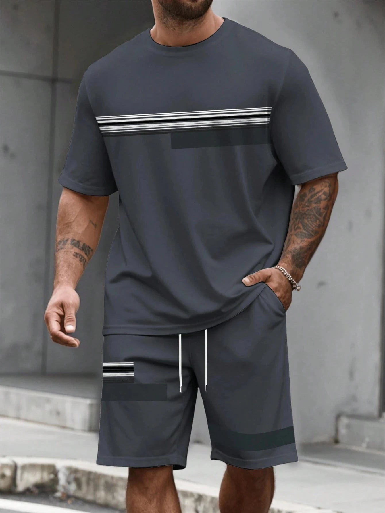 Casual Stripe Printed T-shirt Shorts Set Large Size Loose Men's Short Sleeve Tee Elastic Waist Shorts 2-piece Set Sports Clothes
