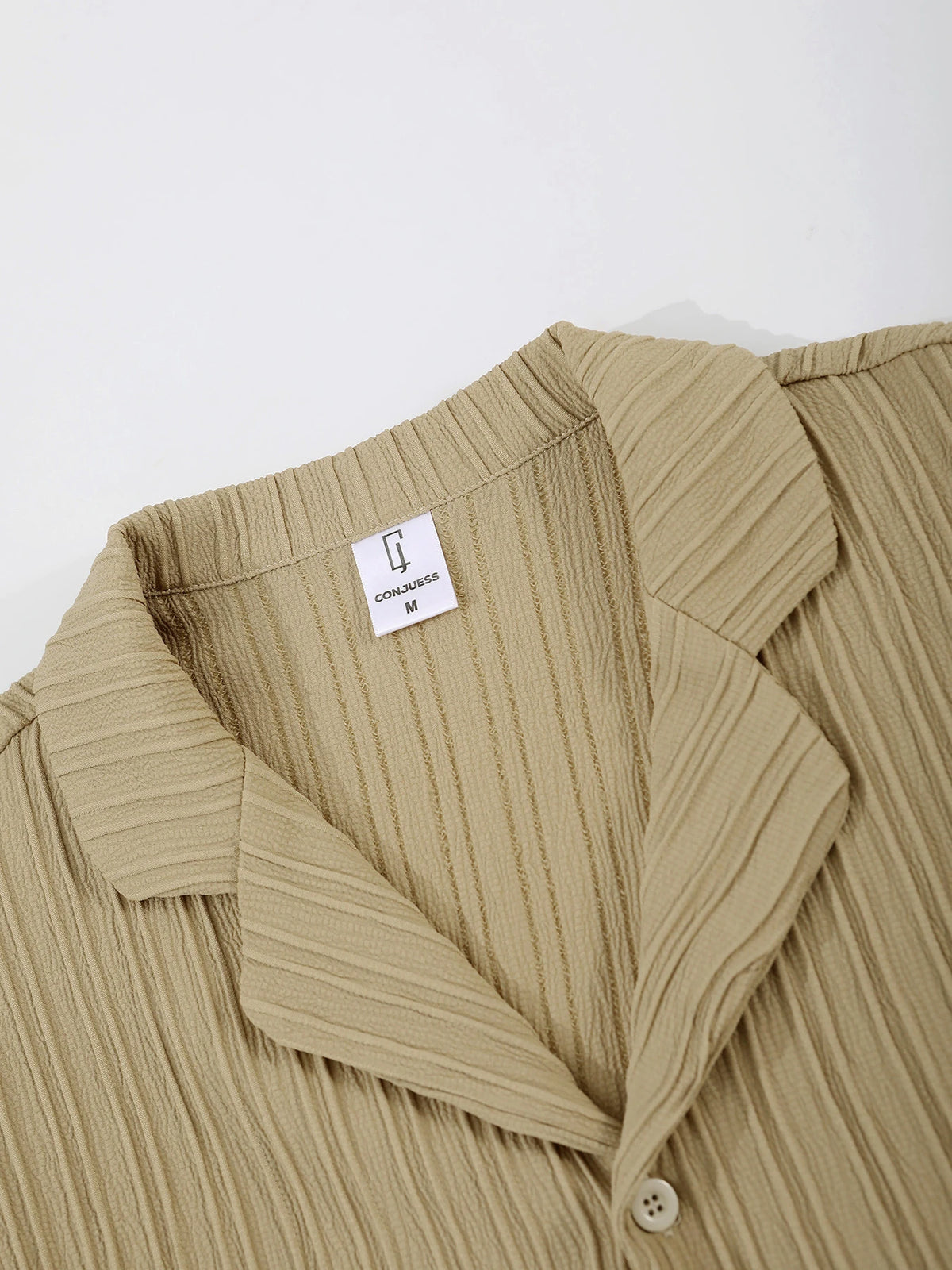 Men's Sophisticated Pleated Set Khaki Textured Cuban Collar Shirt & Elastic Waist Shorts 2 Piece Commute Outfit