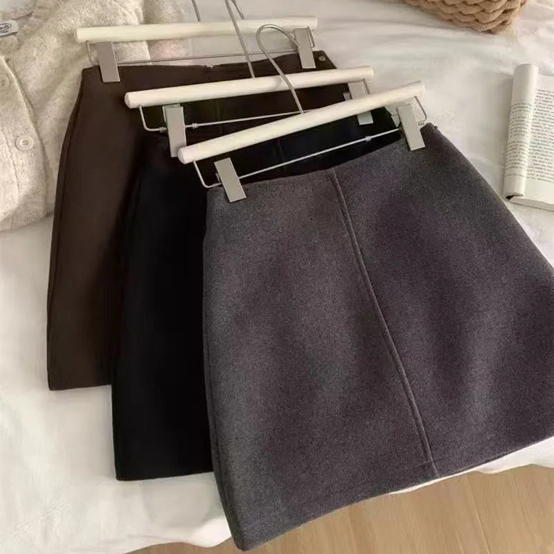 2026 Autumn Winter Vintage Woolen Skirts Women Korean Temperament A-Line Short Skirt Ladies Elegant Versatile Thick Mini Skirts