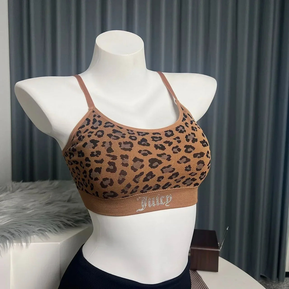 Juicy Couture Women's Seamless Leopard Print Bralette Adjustable Strap Wireless Comfort Push Up Sports Bra Underwear
