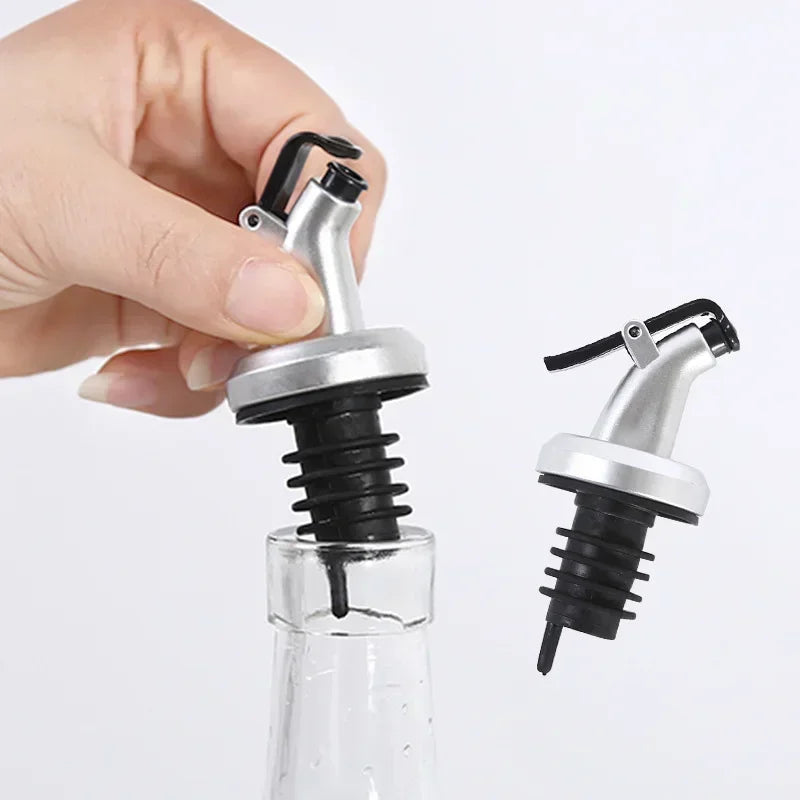 1-5PCS Oil Bottle Stopper Lock Plug Seal Leak-proof Nozzle Sprayer Oil Bottle Stopper Cap Liquor Dispenser Wine Pourer Gadgets