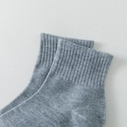 10 Pairs Men‘s Solid Color Mid-Calf Socks Breathable Comfort Sports Casual Work Socks White Black All Seasons EU 37-44 US 6-12