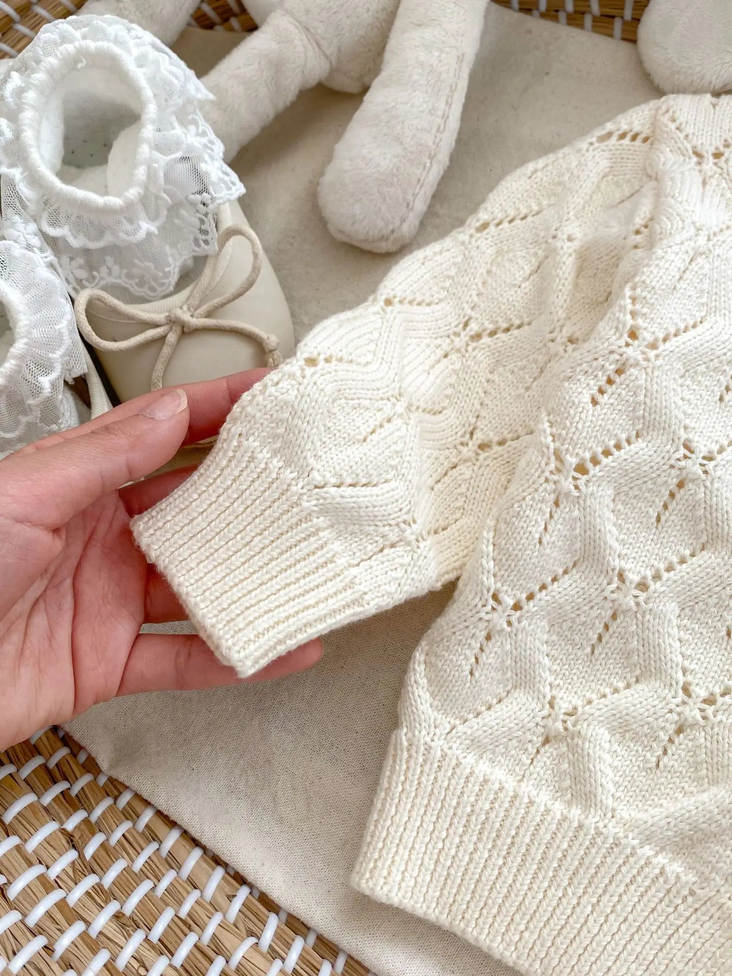 New Baby Girl Autumn Sweater Coat Hollow Knitted Air Conditioner Set Solid Cardigan Shorts Two Piece Set