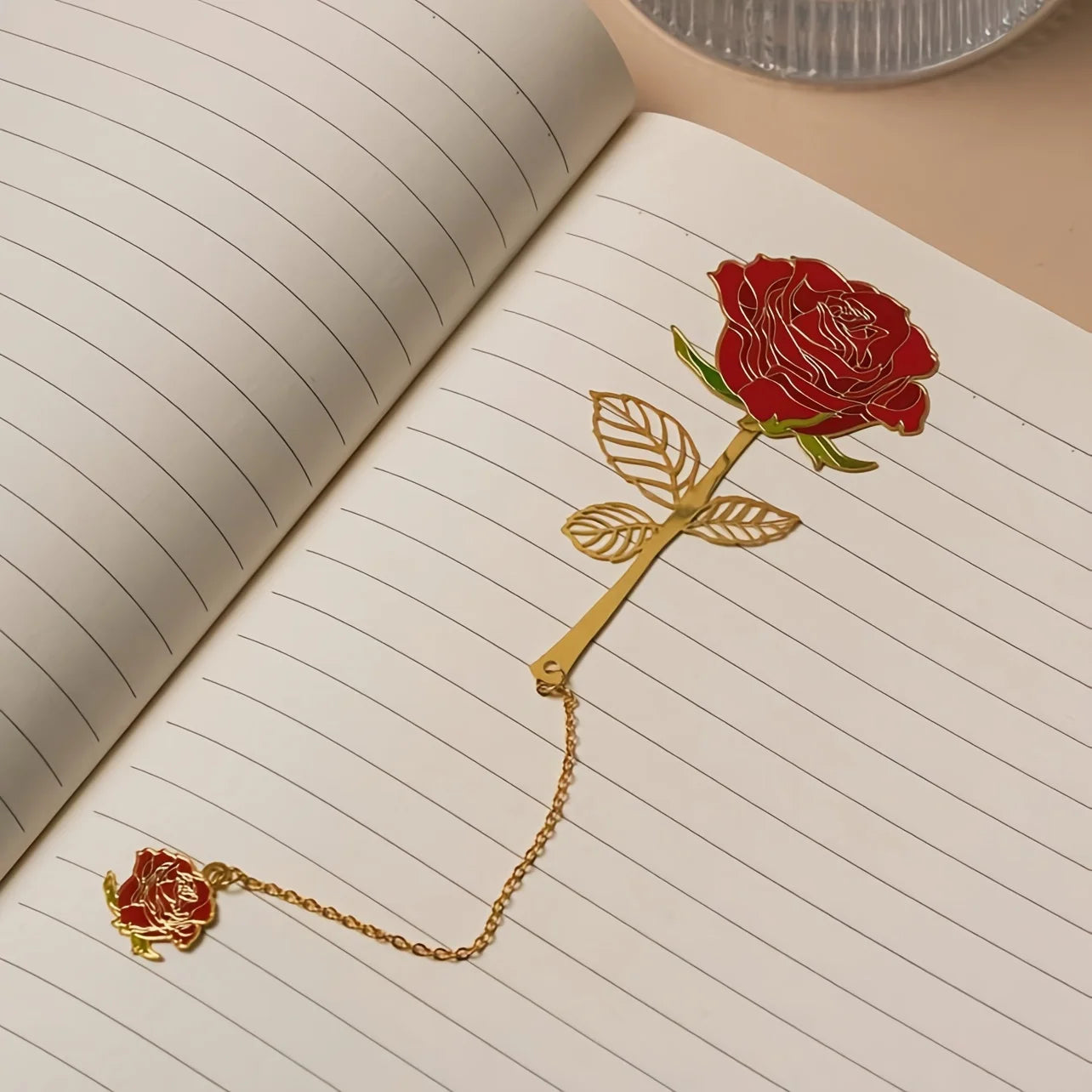 1 Piece of Exquisite Metal Rose Bookmark, Light Luxury Design Hollowed Out Bookmark, Perfect Gift for Teachers