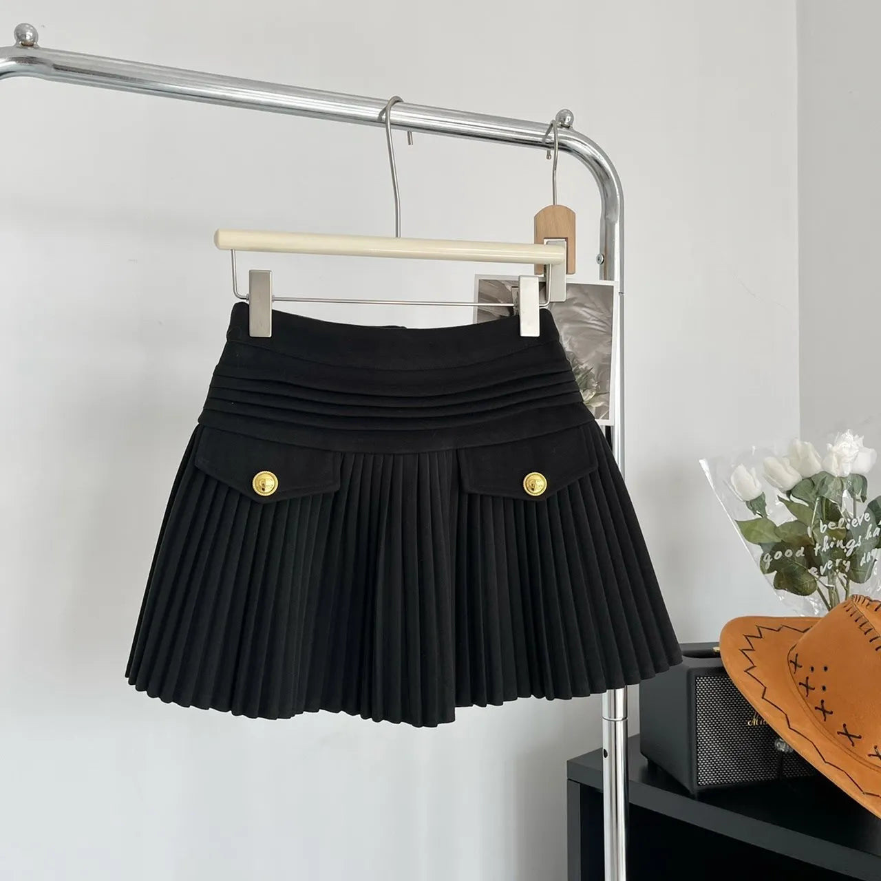 New Fashion Korean Elegant Pleated Mini Skirts Women Vintage Buttons Woolen Solid A-line High Waist Short Skirt Autumn Spring 