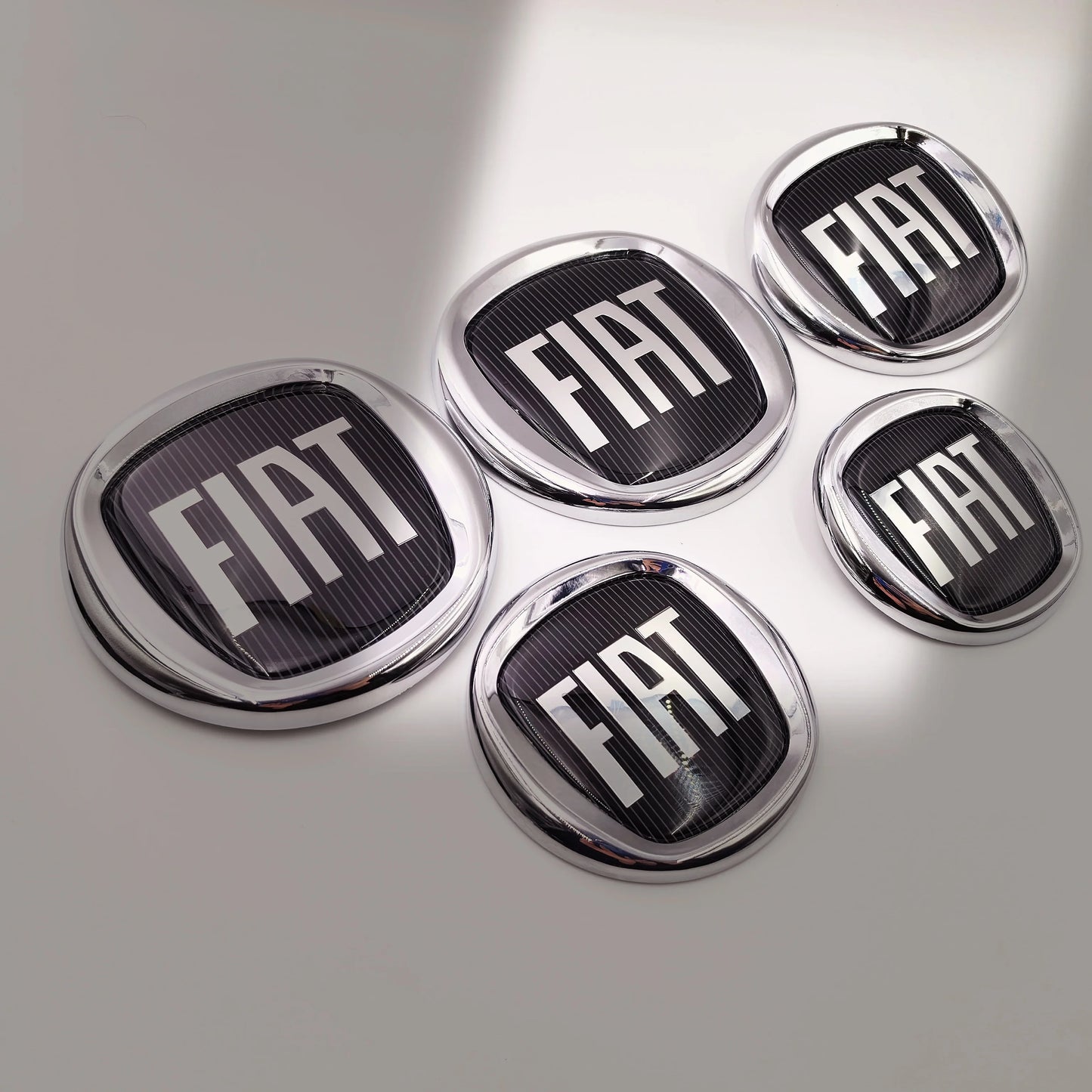 8.5/9.5/10/12cm 85/95/100/120mm car Emblem for FIAT Car Hood Front Rear Badge 2/3/4-Pin Emblem