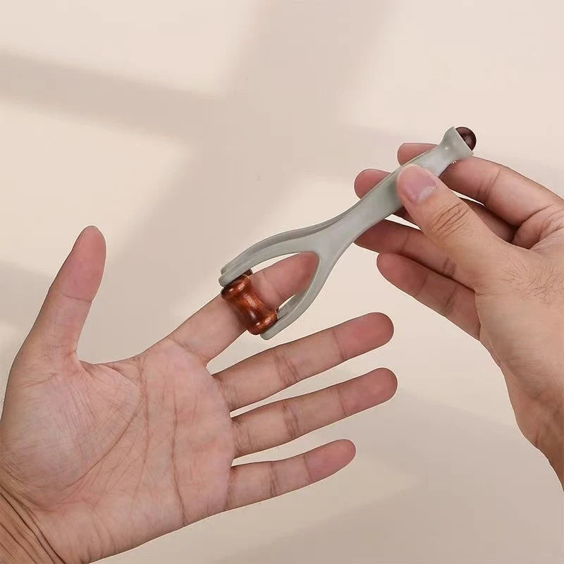Finger Massager,Hand Massager,Suitable for Carpal Tunnel Syndrome.Hardwood Massage Roller Tool for Hand Discomfort,Stress Relief