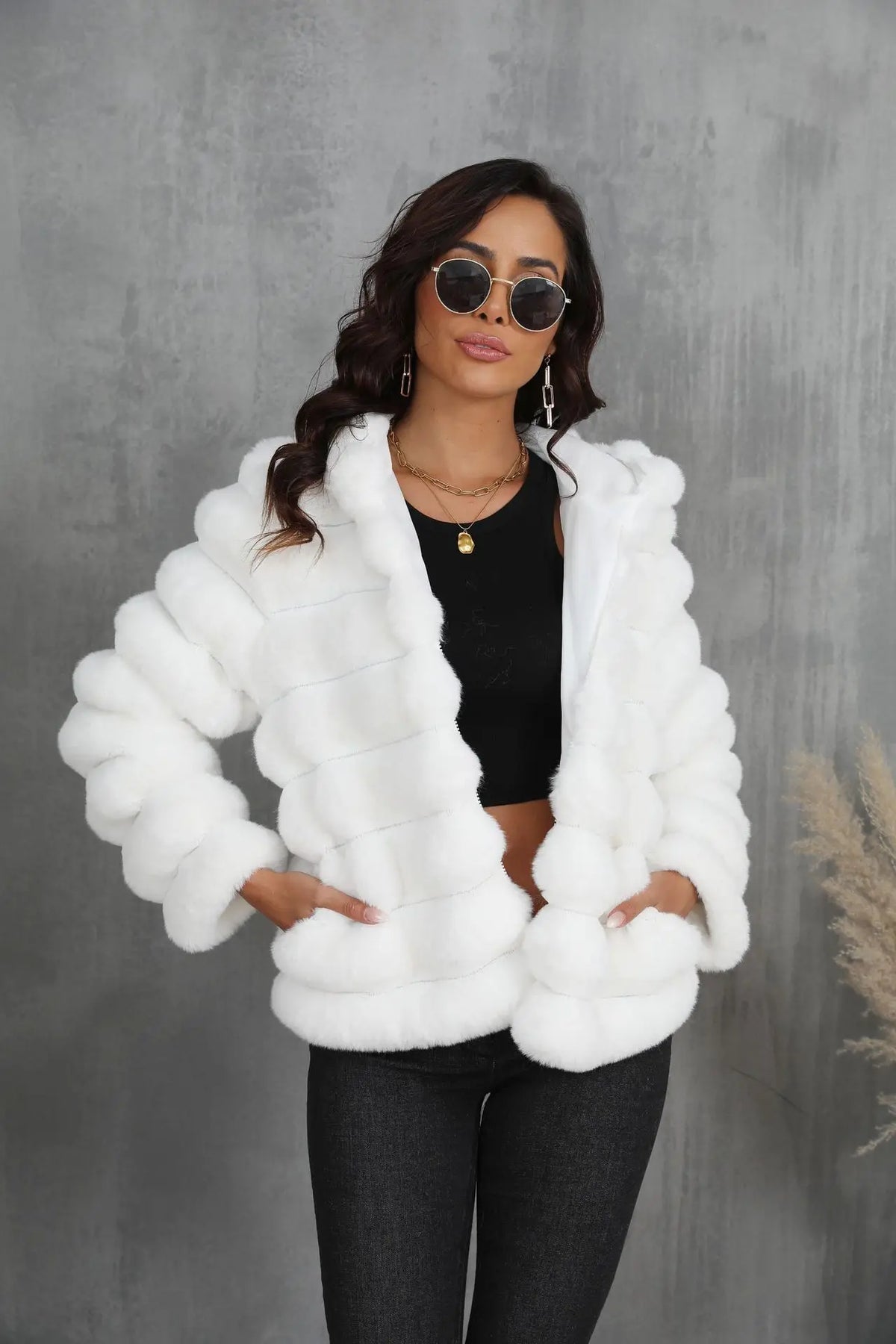 2026 Faux Fur Women Coats Hooded Full Sleeve Short Coat Zipper Thick Warm Solid Temperament Elegant Splice Autumn Winter
