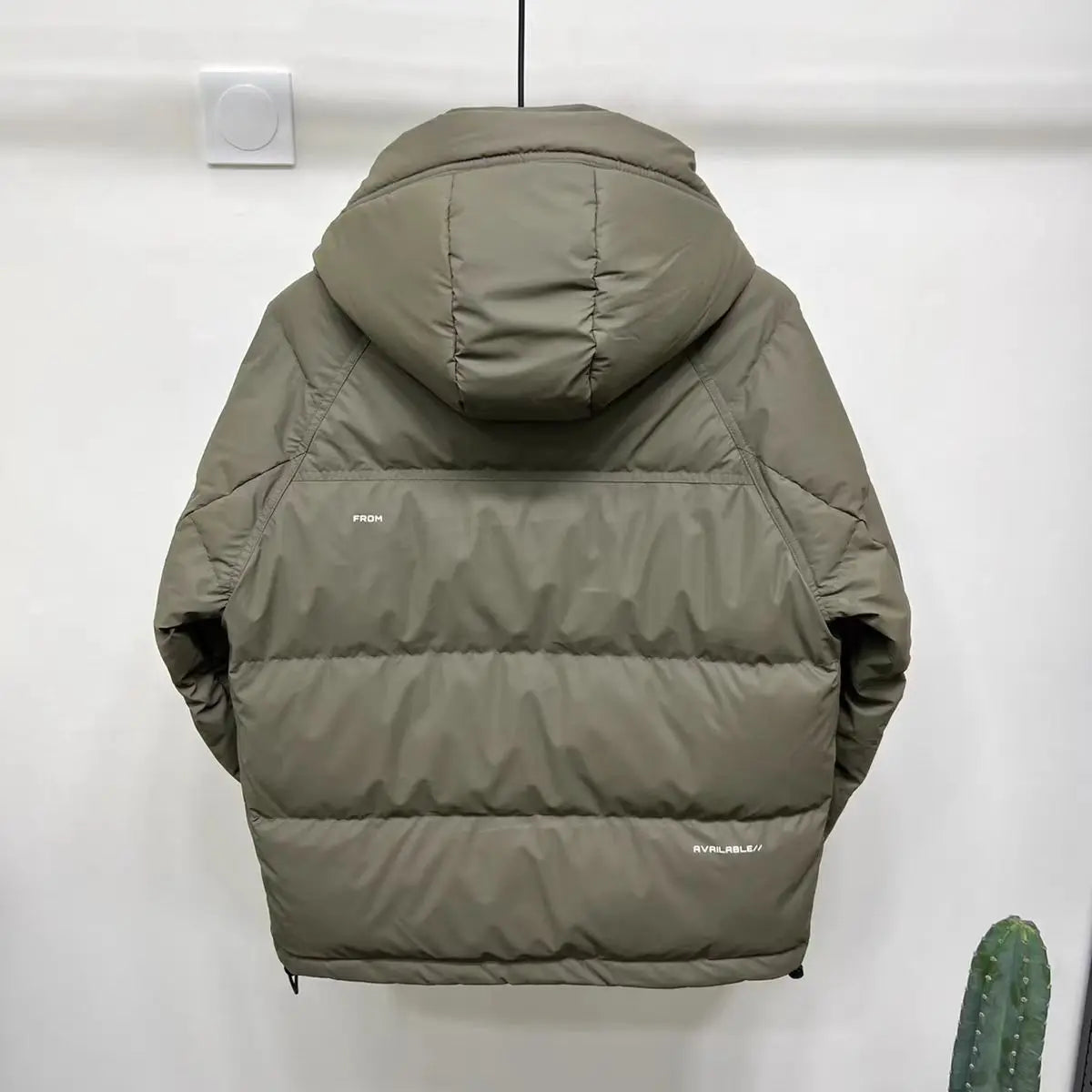 Men's Winter Down Jacket Windproof Thickened Warm Non Washable Hooded White Duck Short Down Coats Trendy Down Puffer Jackets