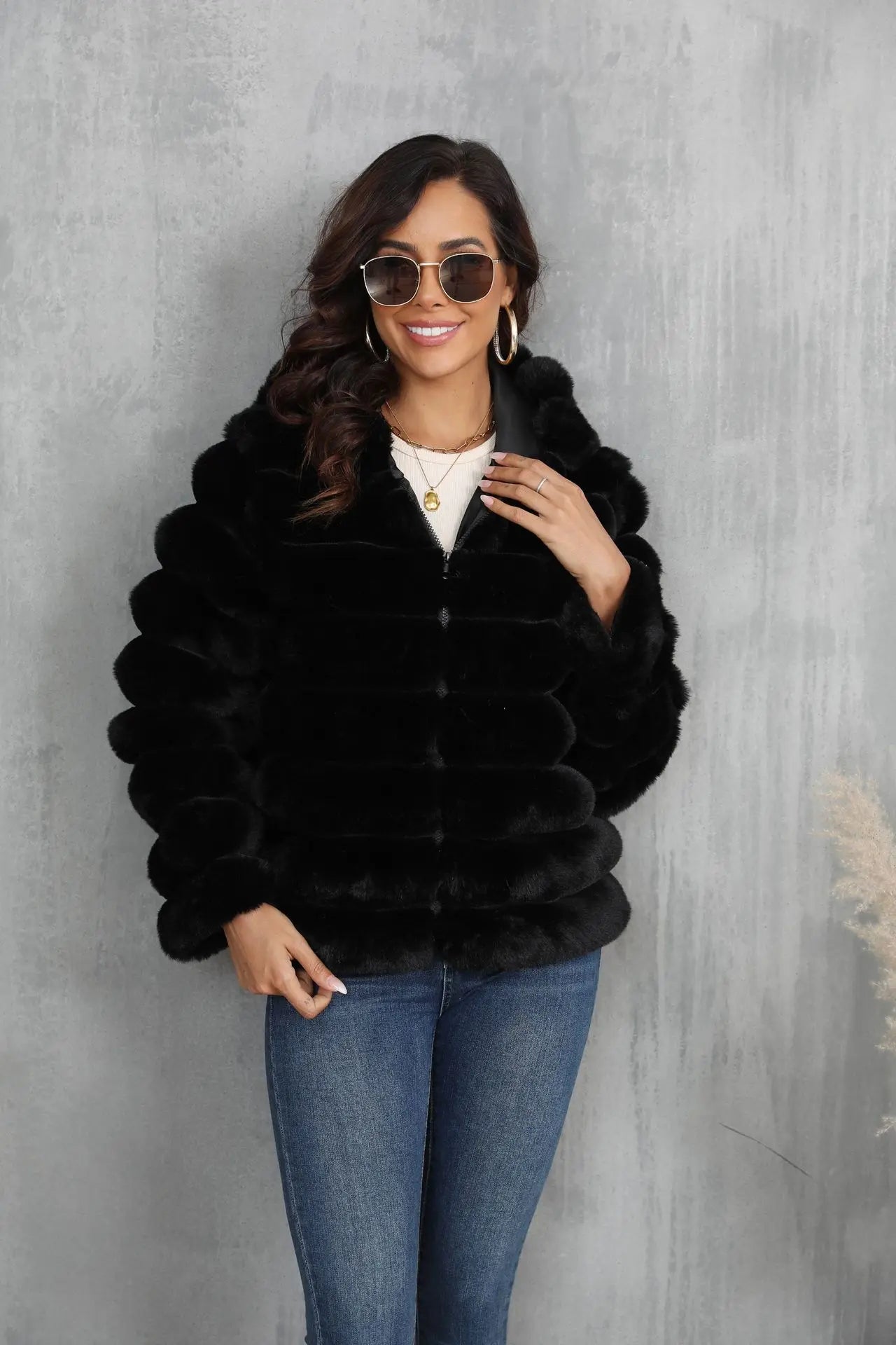2026 Faux Fur Women Coats Hooded Full Sleeve Short Coat Zipper Thick Warm Solid Temperament Elegant Splice Autumn Winter