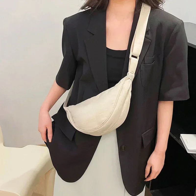 Nylon Hobos Chest Shoulder Dumpling Bag Large Capacity Travel Crossbody Half Moon Belt Messenger for Women Bags Wholesale