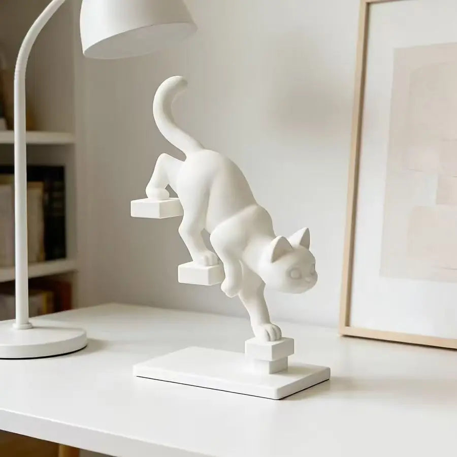 Modern White Leaping Cat Sculpture Geometric Minimalist Home Decor Living Room Desk Ornament Ideal Gift for Cat Lovers