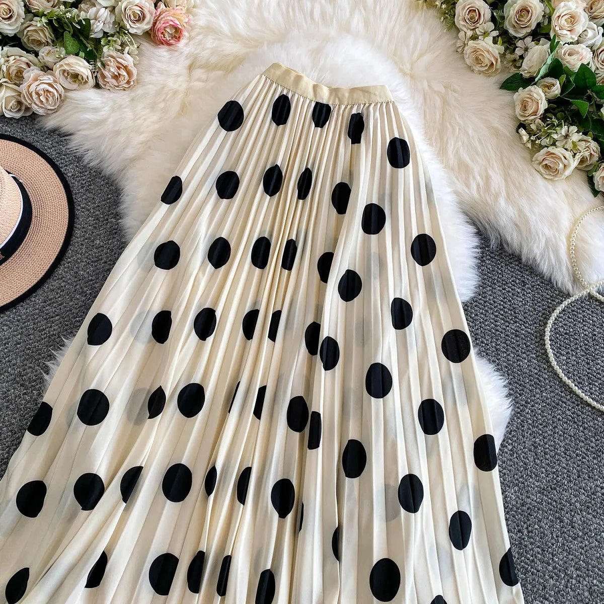 2026 Pleated Skirt Elastic Waist Polka Dot Fashion Printed Slim Pleated Skirt Women's Summer New Beach Vacation Mid-length Skirt