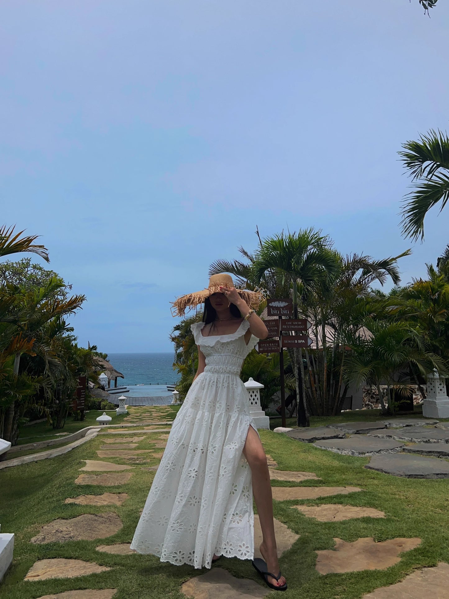 White Embroidered Hollow Out Dress For Women'S Summer Strapless Square Neck With A Unique Open Back Design, Slim Fit Long Skirt