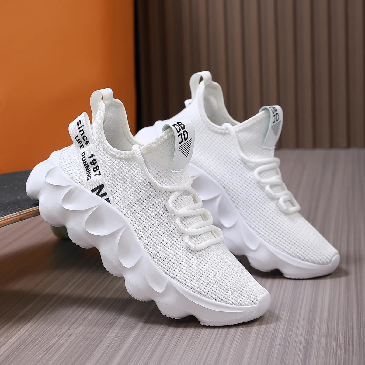 Men's Large Size Outdoor Hiking And Running Shoes Comfortable Casual Versatile Fashionable Sports Shoes for Couples Training