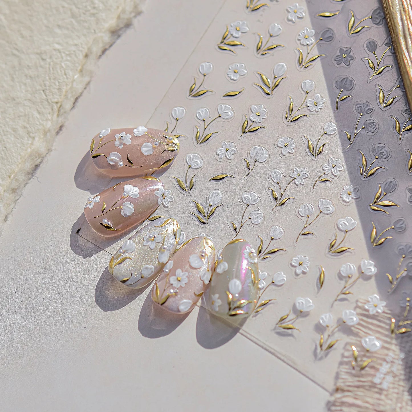 Gold Leaf White Flower Bouquet Floral Petal Tulip Bloom Charming Retro Metal Self Adhesive 5D Nail Art Sticker Manicure Decals