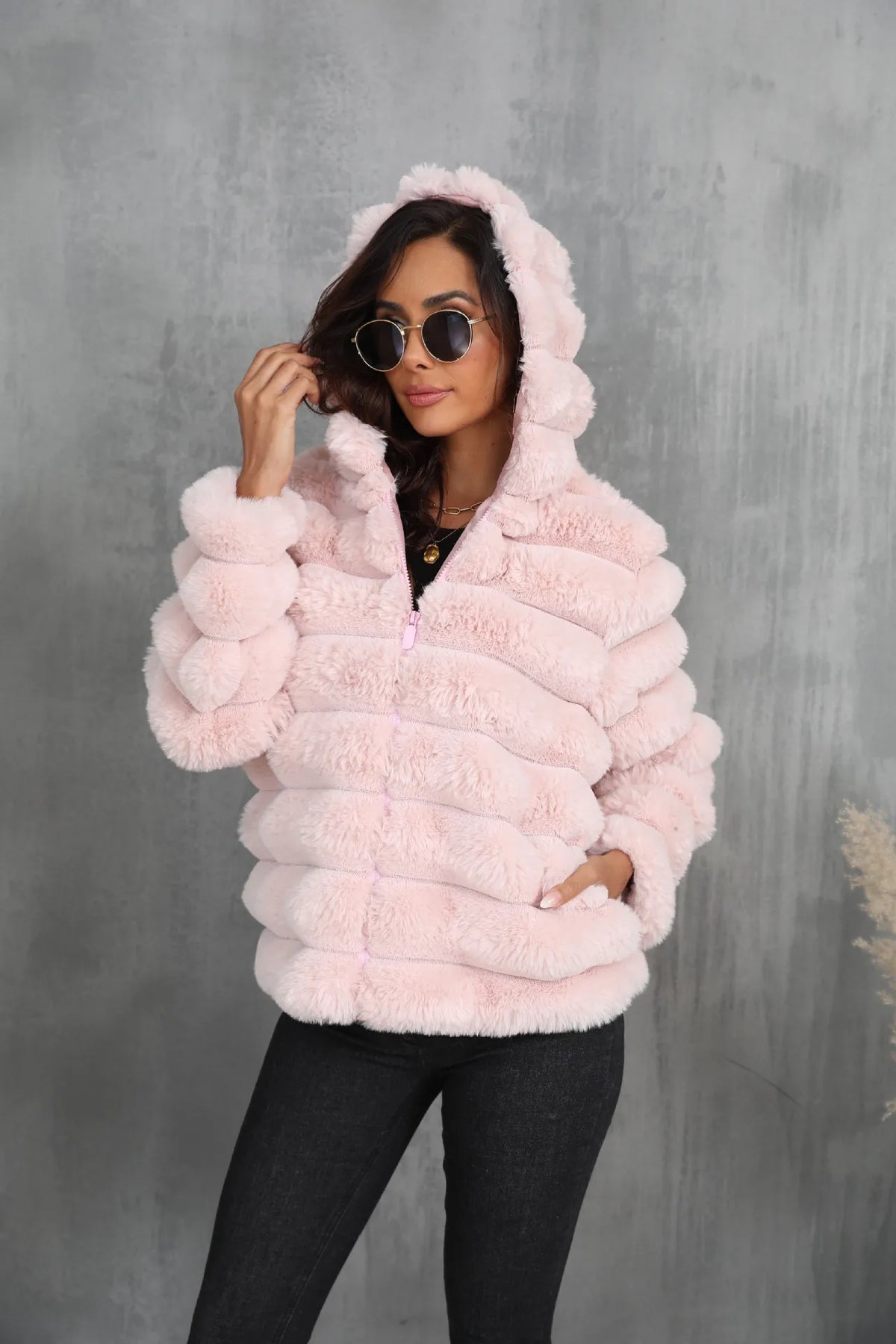 2026 Faux Fur Women Coats Hooded Full Sleeve Short Coat Zipper Thick Warm Solid Temperament Elegant Splice Autumn Winter
