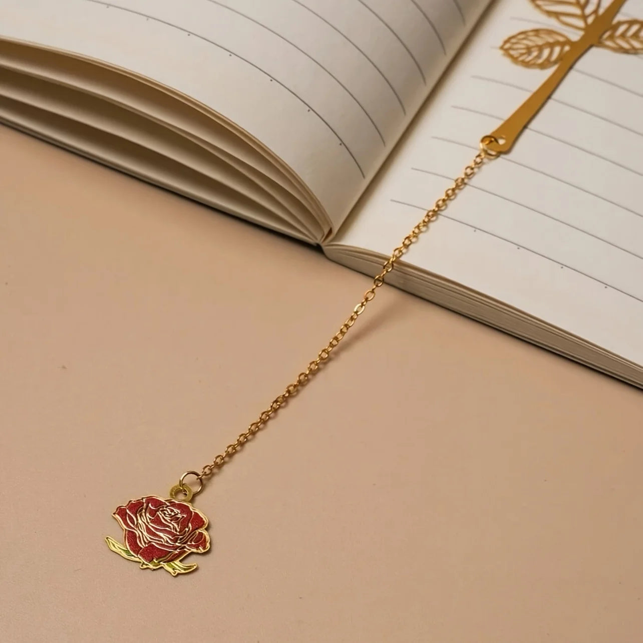 1 Piece of Exquisite Metal Rose Bookmark, Light Luxury Design Hollowed Out Bookmark, Perfect Gift for Teachers