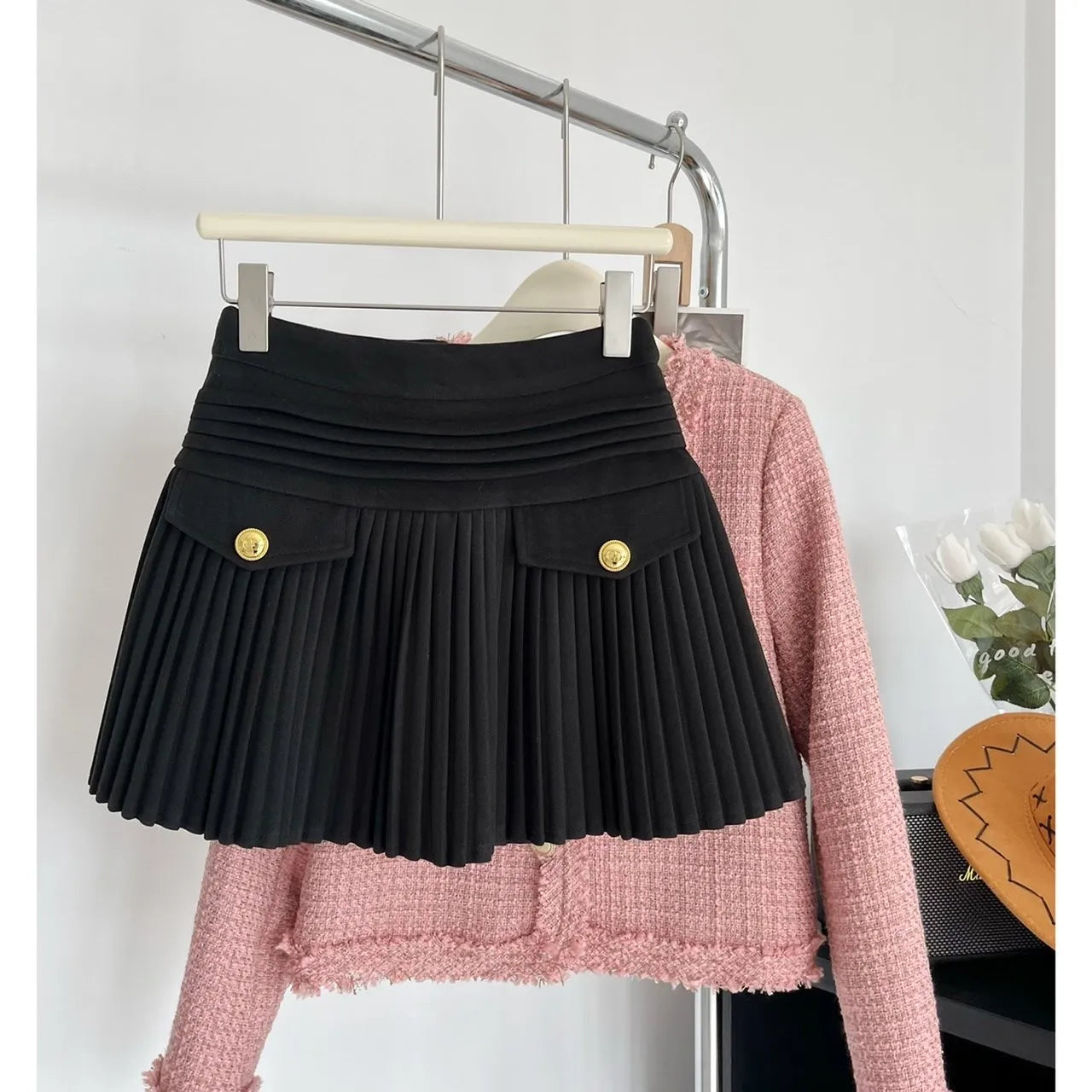 New Fashion Korean Elegant Pleated Mini Skirts Women Vintage Buttons Woolen Solid A-line High Waist Short Skirt Autumn Spring 