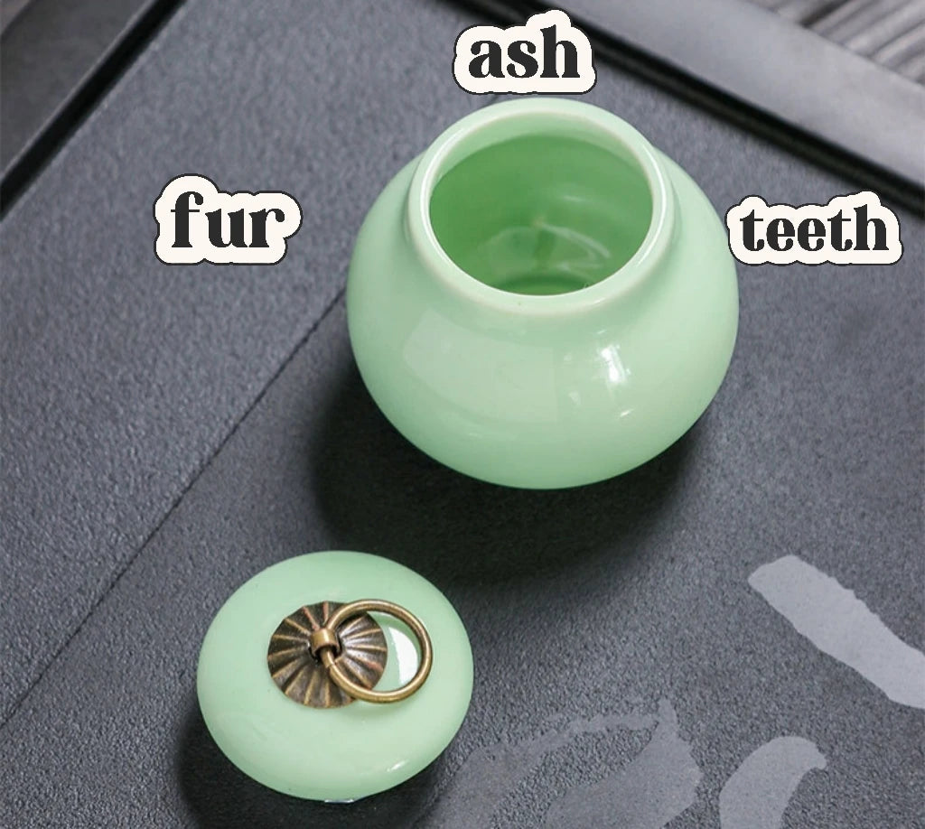 C18 Mini Ceramic Memorial Pet Urn Portable Airtight Container for Dog Cat Ashes Pet Hair Tiny Keepsake Storage Memorials Gifts