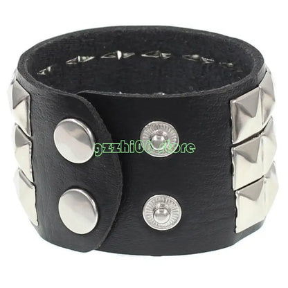 T5UF Stylish Punk Rock Bracelet Square Rivets Punk Wristband Trendy Gothic Jewelry Suitable for Individuality and Comfort