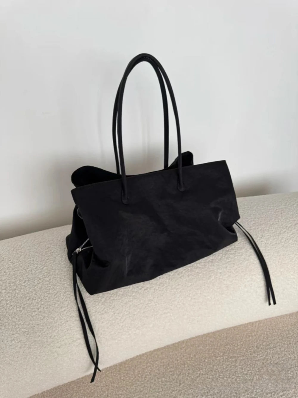 Women's Solid Black Cool Tote Bag 2025 New Fashion Simple Nylon Large Capacity Commuter Double Zipper Compartment HandBags