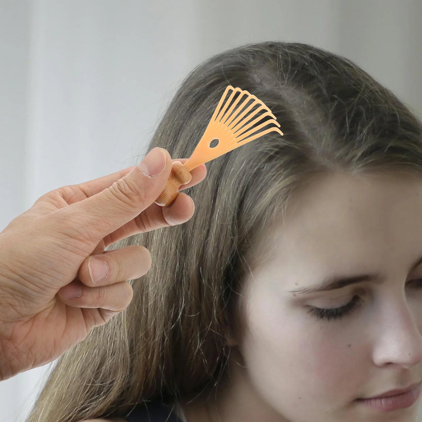 Scalp Massager Scratcher Portable Hand Held Spa Tool Beige For Neck Hair Dandruff Removal Massage Comb