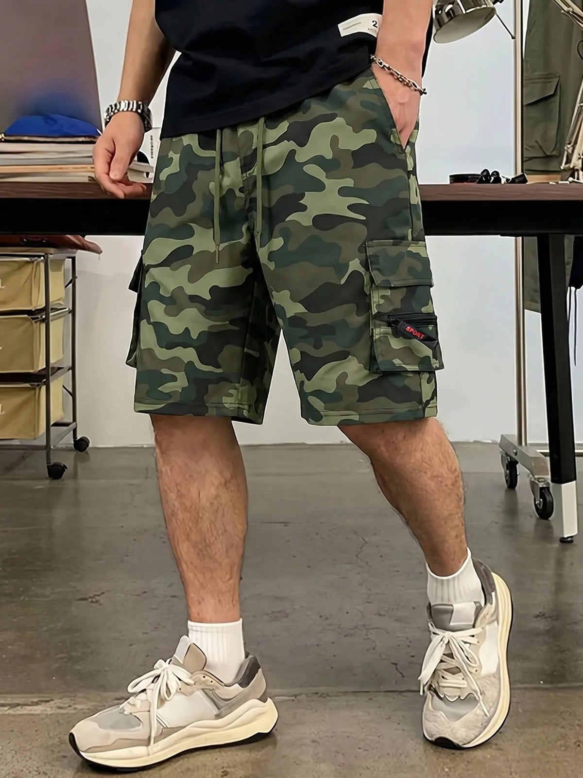 Men's Straight Cargo Shorts Lightweight Breathable Solid Color Drawstring Waist with Zipper Pockets Casual Summer Short Pants
