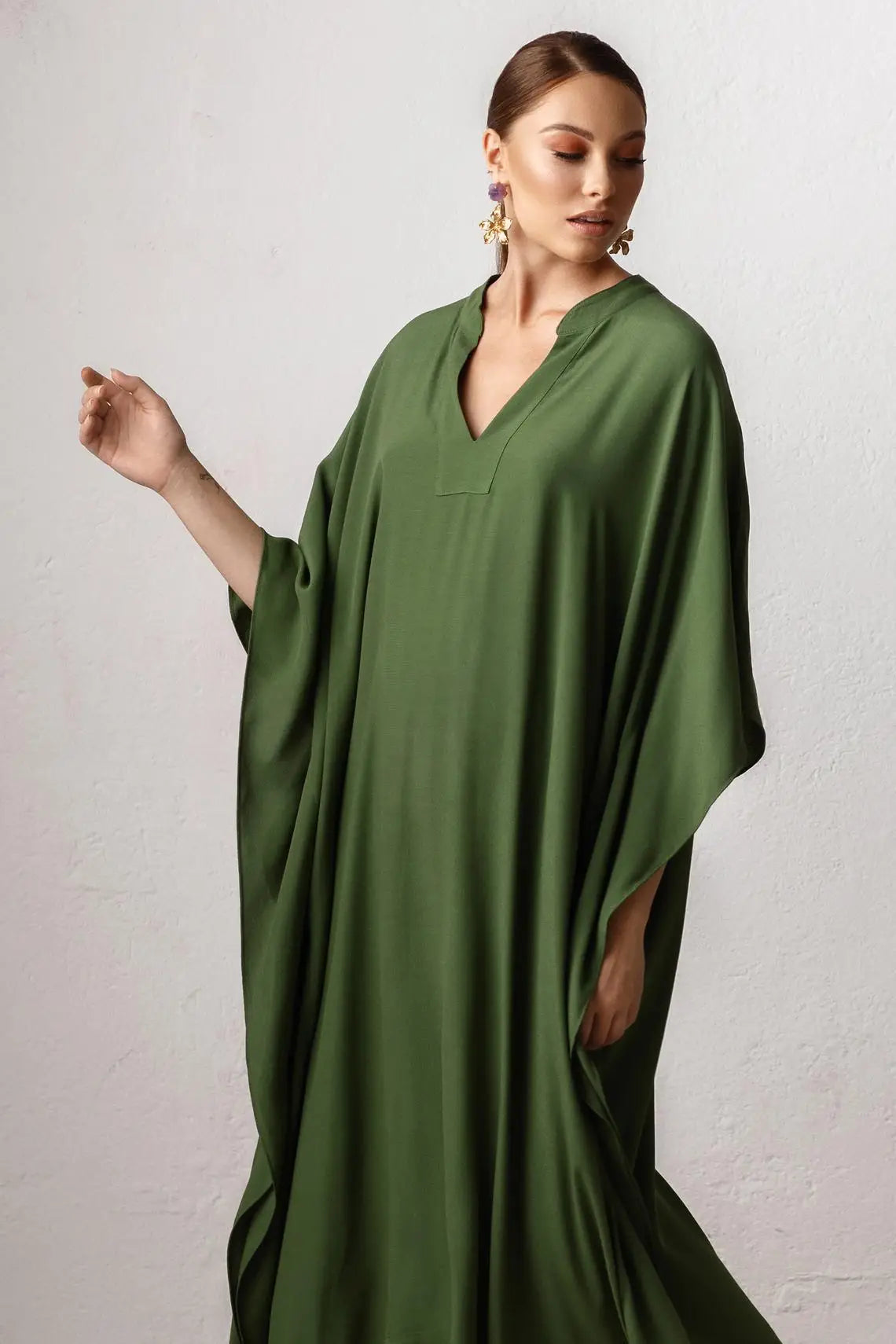 WeHello-Silky Smoothnes，Shirt for Women, Loose and Comfortable, Beach Vacation Robe, Bikini Sunscreen Shirt, Cover Up
