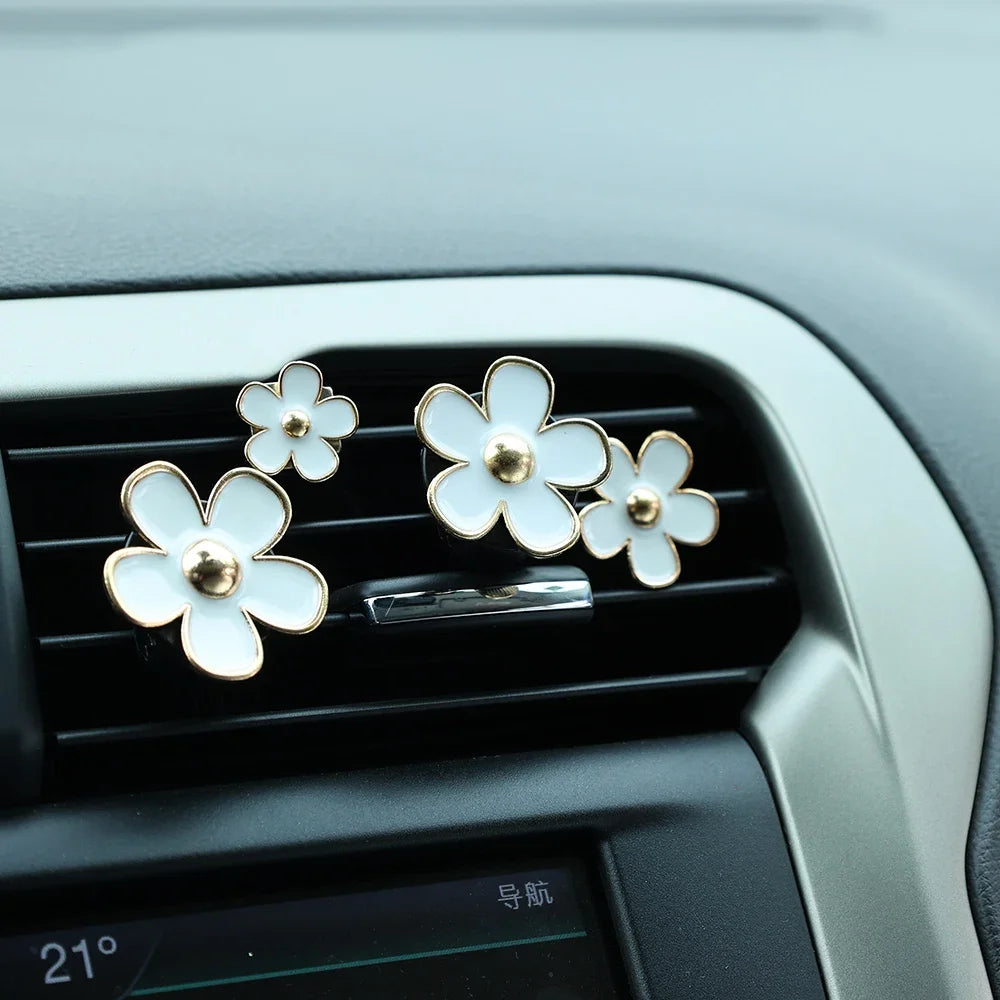 Little Daisy Car Air Vent Perfume Clip Cute Cars Aroma Diffuser Pendant Creative Girly Auto Interior Decoration