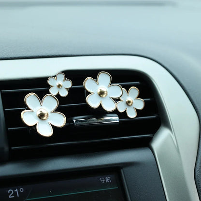 Little Daisy Car Air Vent Perfume Clip Cute Cars Aroma Diffuser Pendant Creative Girly Auto Interior Decoration