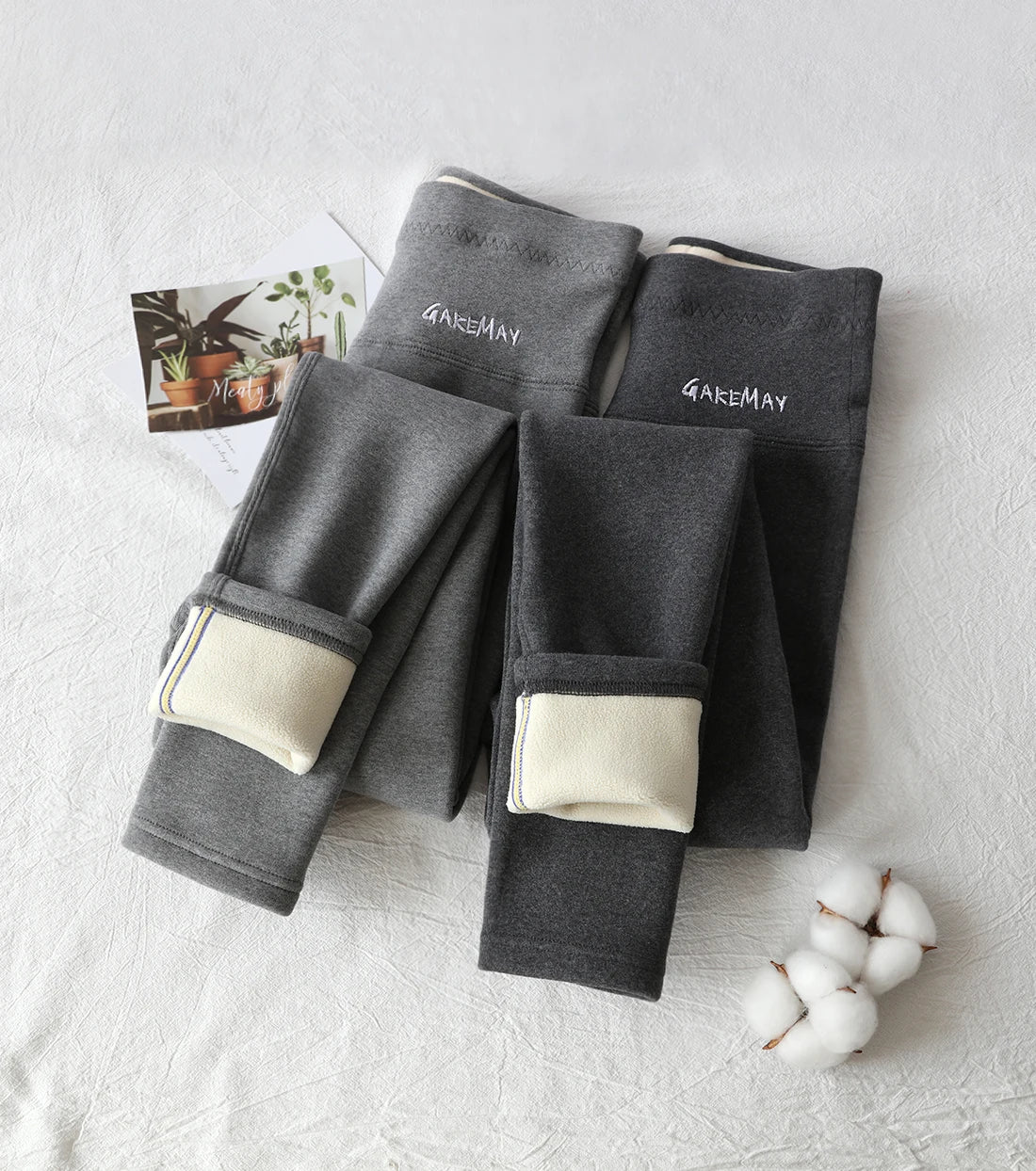 Women's Winter Leggings Ribbed Knitted Velvet Thermal Skinny Tights with Fleece Strech Cotton Beige Warm Leggings for Women 2025