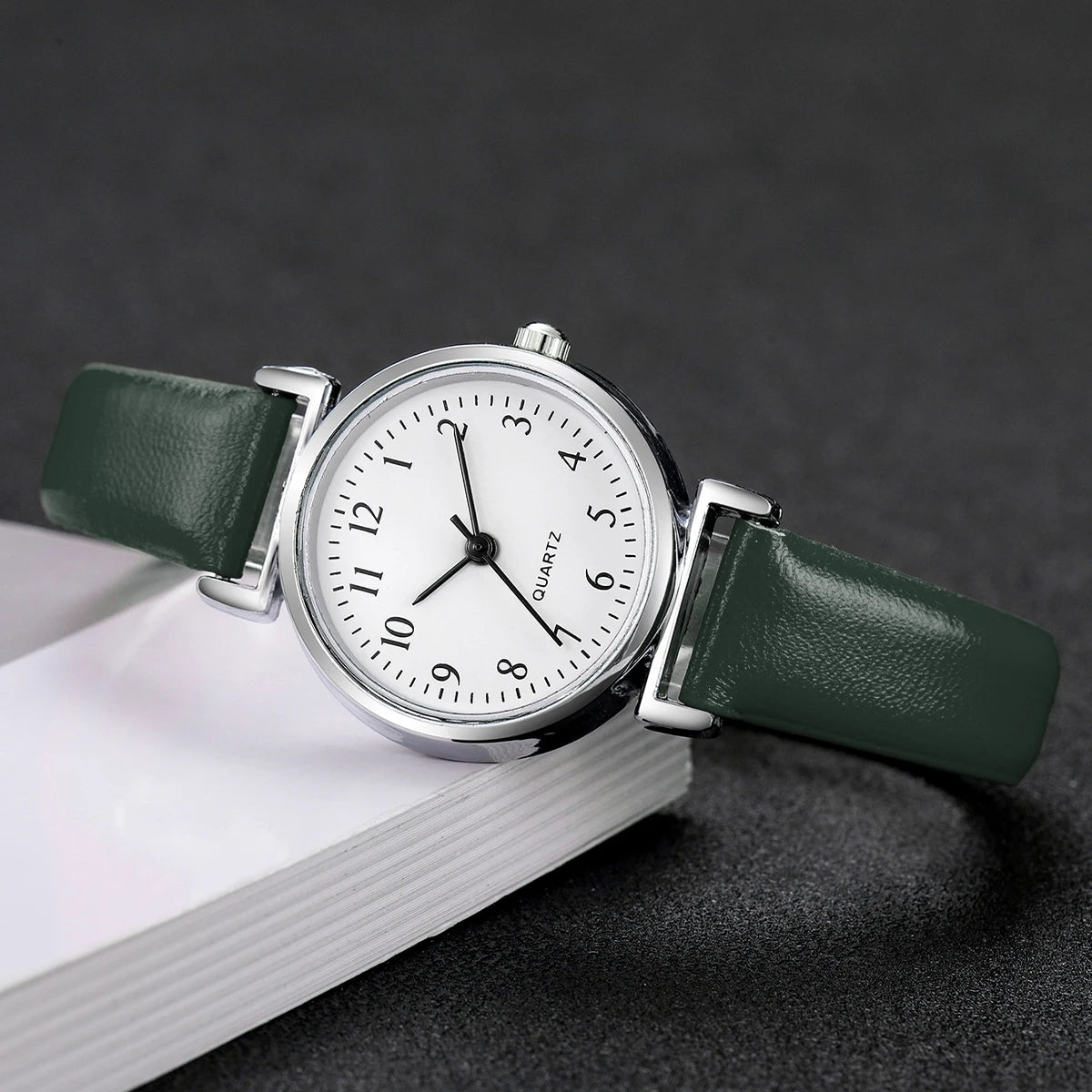 Fashion Small Dial Women Watches Simple Leather Band Analog Quartz Wristwatch for Ladies Clock Reloj Mujer（Without Box）