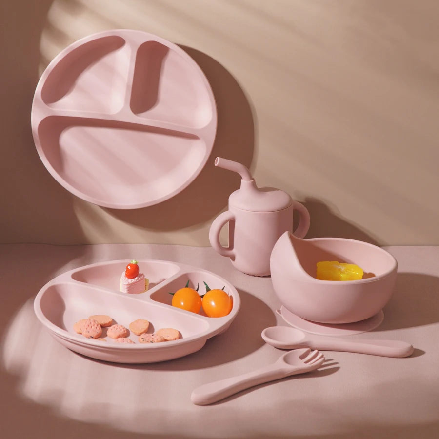 New BPA Free Silicone Baby Feeding Set Sucker Bowl Dinning Dishes Plate Straw Cup Spoon Forks For Kids Children‘s Tableware