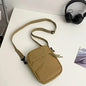 Men's bag, available in single shoulder or cross-body design, suitable for daily use during school. Made of nylon material.