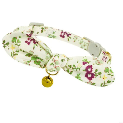 F19B Dog Cats Collar Comfortable Flower Charm Design Adjustable for Puppies Kittens Adults