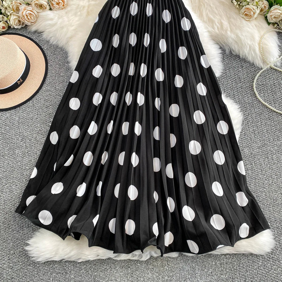 2026 Pleated Skirt Elastic Waist Polka Dot Fashion Printed Slim Pleated Skirt Women's Summer New Beach Vacation Mid-length Skirt