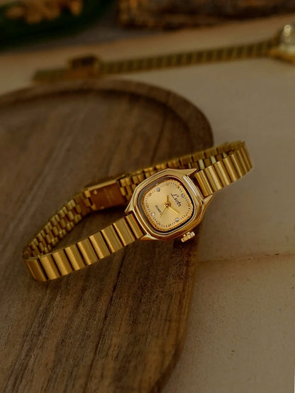 1. New French-Style Retro Exquisite Gold Square Small Dial Women's Watch, Fashionable, Simple, Luxurious, Elegant, Compact, Waterproof, with Stainless Steel Strap, Classic Women's Quartz Watch Suitable for Daily Wear, Dinner