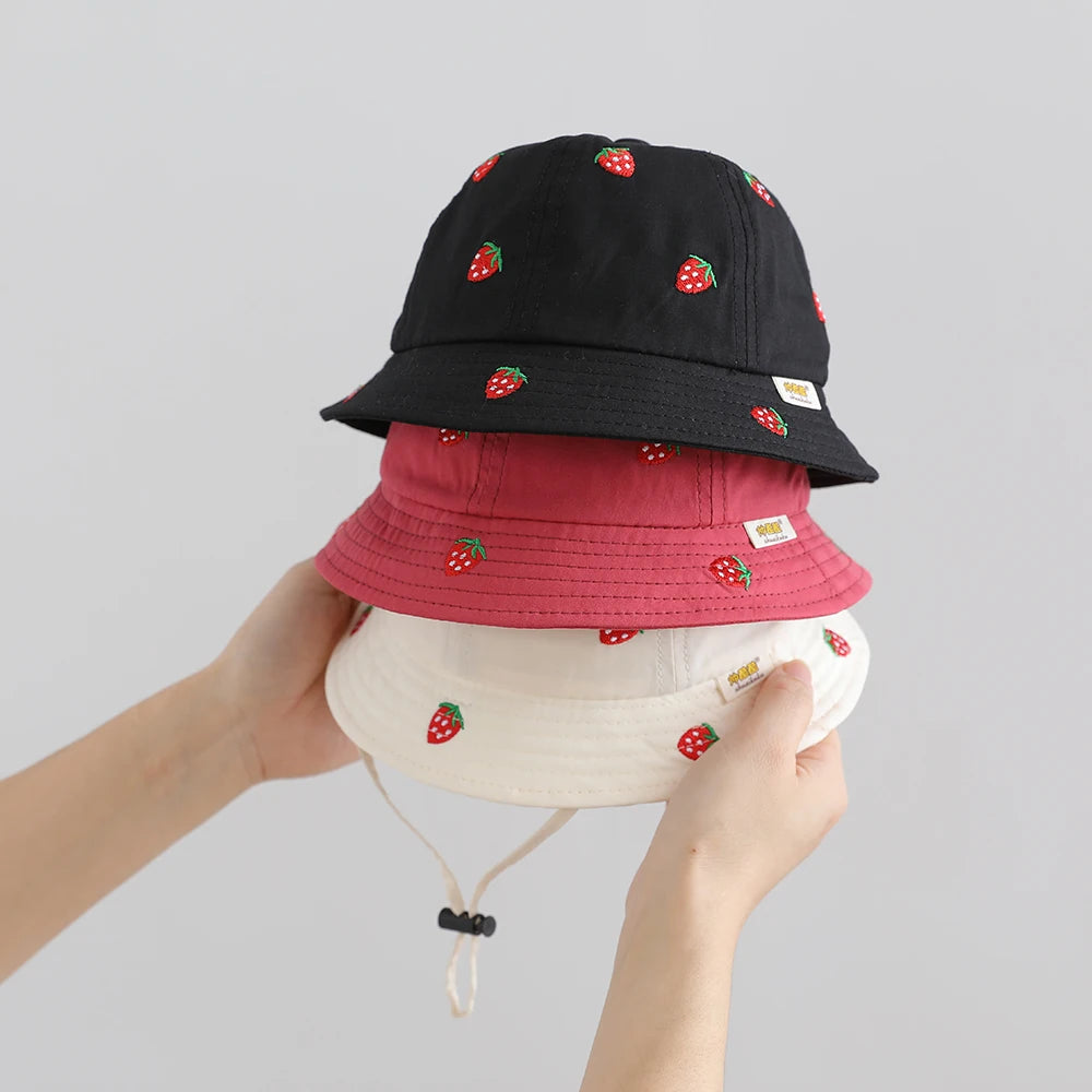 Boys Cute Sun Bucket Cap 48-50cm Spring Summer New Girl Fisherman Hat with Strawberry Embroidery Fashion Kids Toddler Outfit Cap