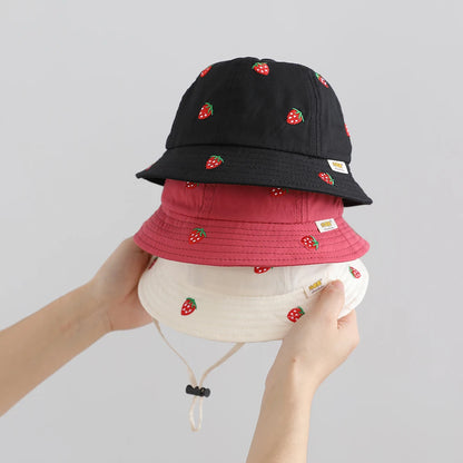 Boys Cute Sun Bucket Cap 48-50cm Spring Summer New Girl Fisherman Hat with Strawberry Embroidery Fashion Kids Toddler Outfit Cap