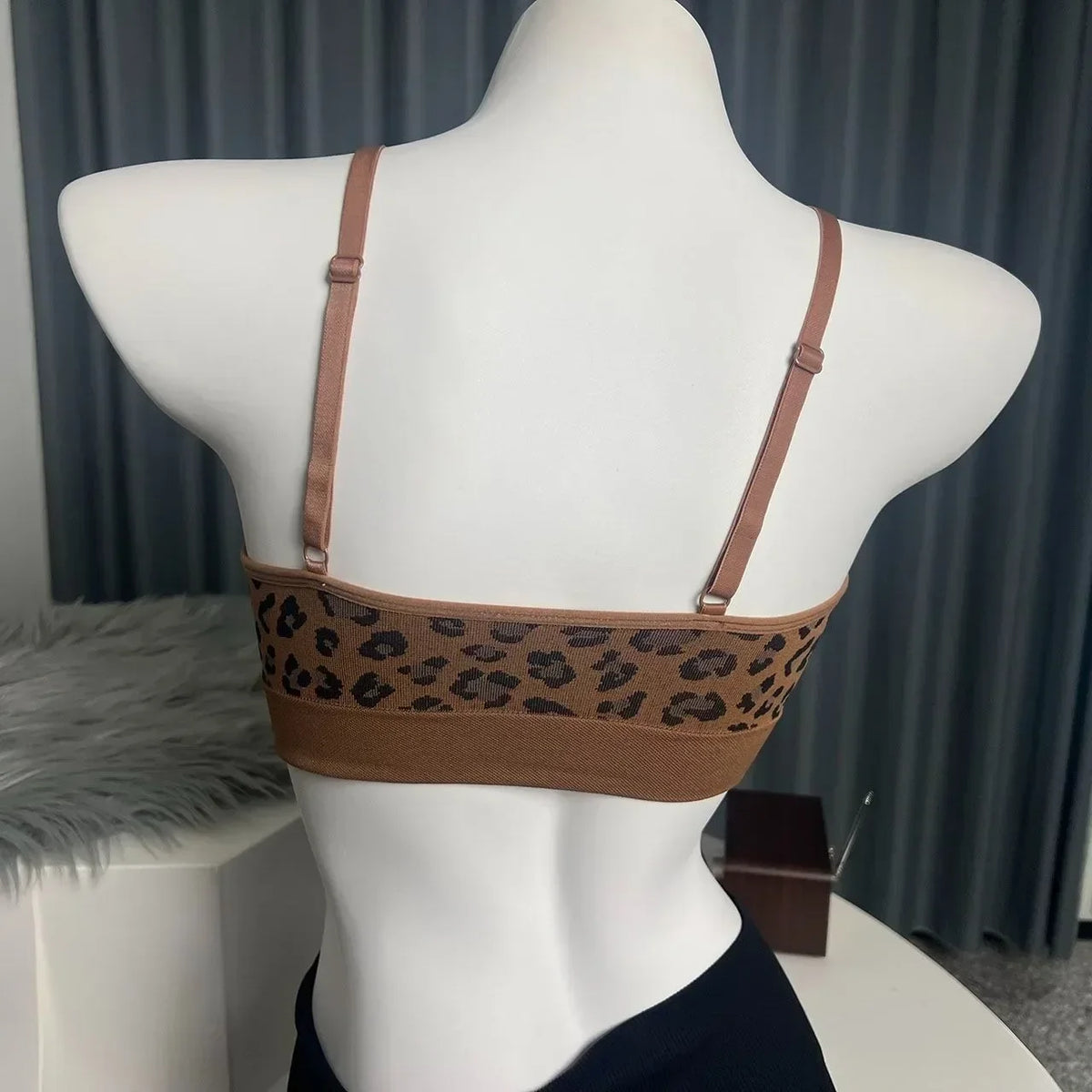 Juicy Couture Women's Seamless Leopard Print Bralette Adjustable Strap Wireless Comfort Push Up Sports Bra Underwear