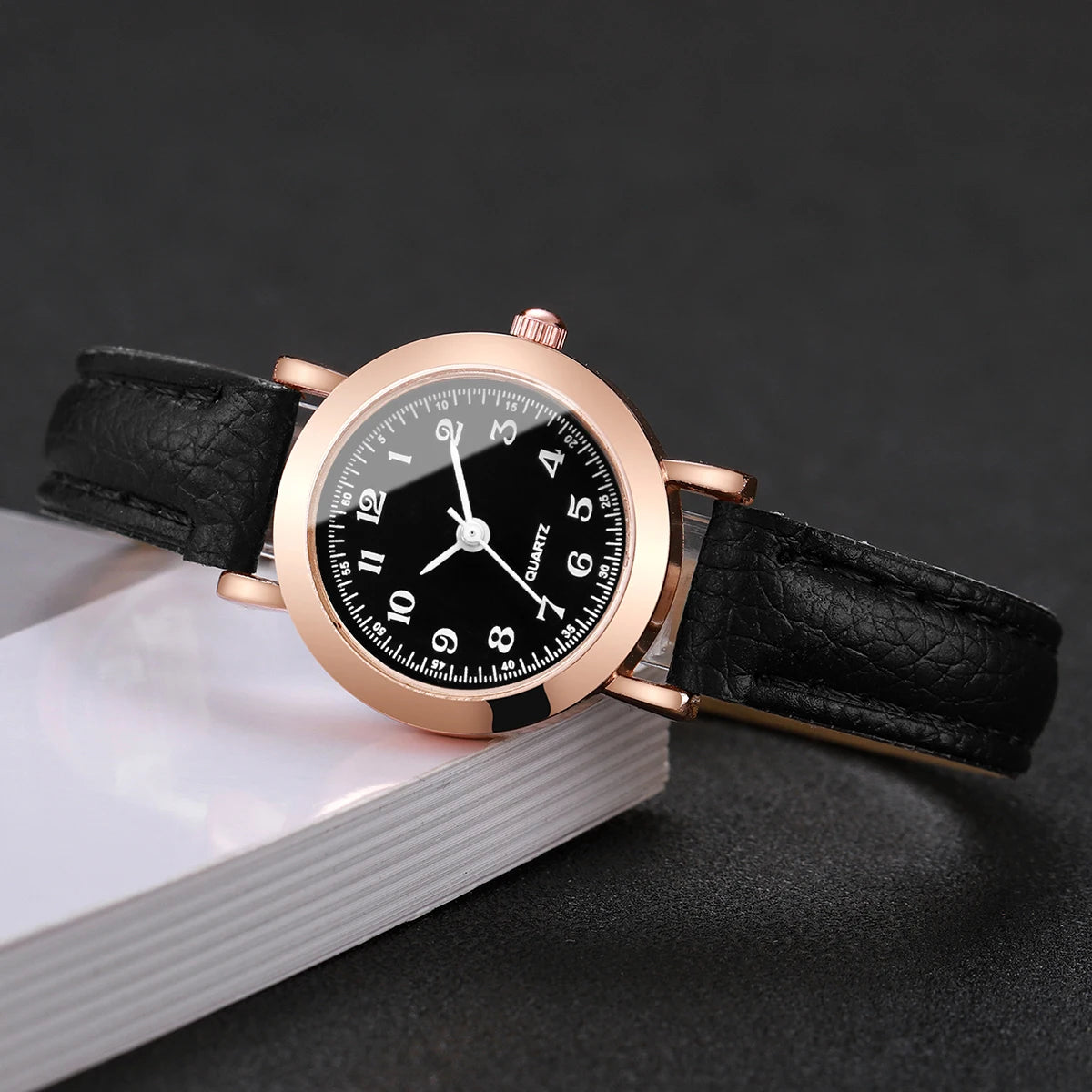 Fashion Small Dial Women Watches Ladies Leather Band Analog Quartz Wristwatch Girls Clock（Without Box）