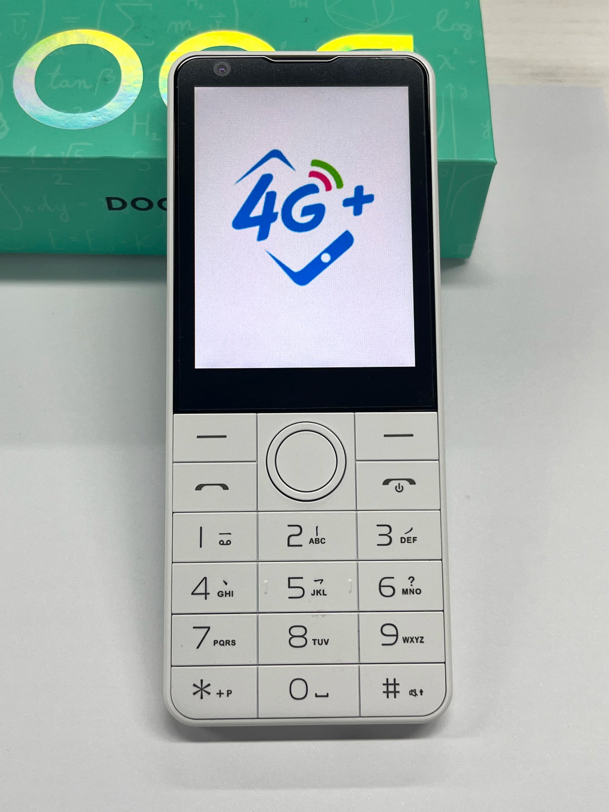 DOOV R77 pro 4G Smart Touch Screen 2.8 Inch Keypad Mobile Phone  3GB+32GB 3000mAh Android 13 Whatsapp