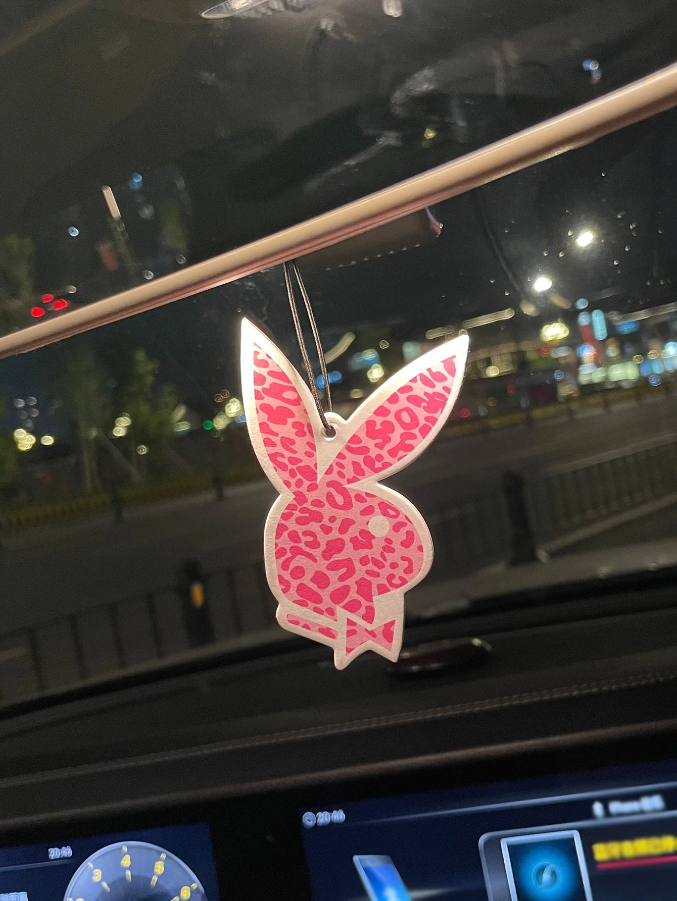 Rabbit/Freesia Fresh Scent Five-Star Neutral Car Perfume and Non-Toxic Air Freshener |   Natural Essential Oils and Aromatherapy Scent Tablets (Noroili/Grapefruit/Cedar) |   Hanging Type and Dual-Purpose with Vent Clip |   Lo
